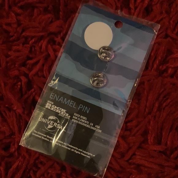 Last One!! Creature enamel pin - Picture 3 of 3